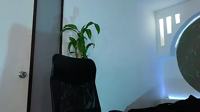 Tatianabr 01 online show from December 2025 05:07:02 PM