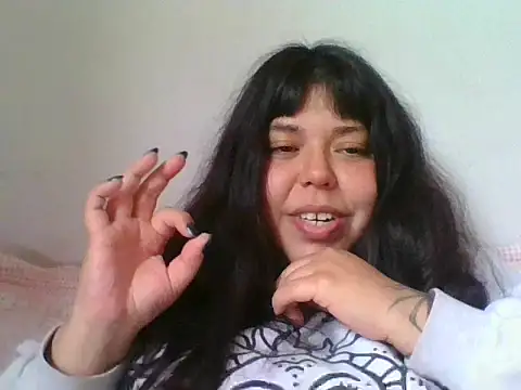 scarletttlove online show from June 2026 06:17:01 PM