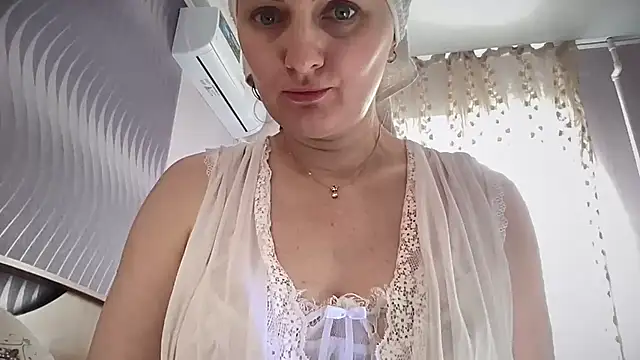 Snapshot of Viola_sweet chatting on May 2026 04:53:01 AM Viola sweet online show from May 2026 04:53:01 AM