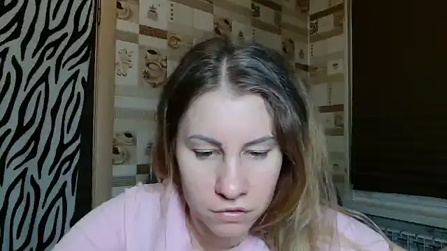 Snapshot of TherestlessKitty chatting on February 2026 10:28:01 PM TherestlessKitty online show from February 2026 10:28:01 PM