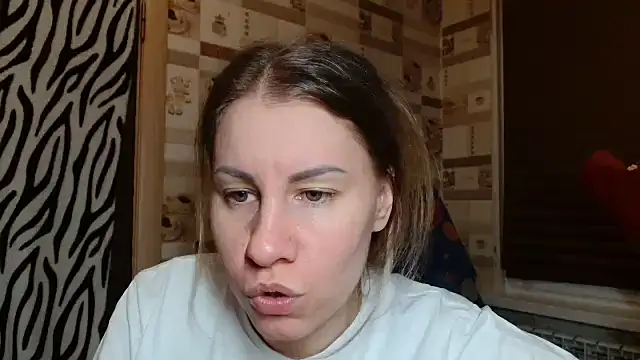 Snapshot of TherestlessKitty chatting on February 2026 10:16:02 PM TherestlessKitty online show from February 2026 10:16:02 PM