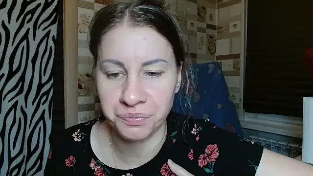 Snapshot of TherestlessKitty chatting on February 2026 10:17:01 PM TherestlessKitty online show from February 2026 10:17:01 PM