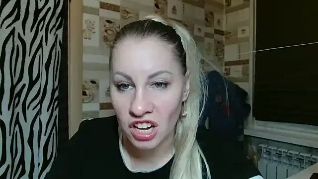 Snapshot of TherestlessKitty chatting on February 2026 10:18:01 PM TherestlessKitty online show from February 2026 10:18:01 PM