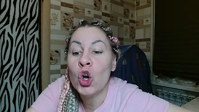 Snapshot of TherestlessKitty chatting on May 2026 10:16:01 PM TherestlessKitty online show from May 2026 10:16:01 PM