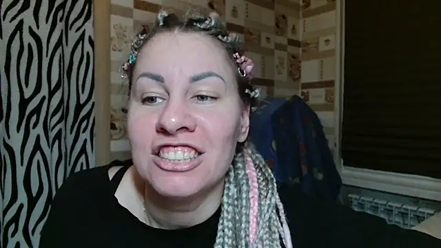 Snapshot of TherestlessKitty chatting on May 2026 10:18:02 PM TherestlessKitty online show from May 2026 10:18:02 PM