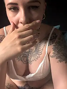 Snapshot of nora_the_strange chatting on June 2026 10:57:02 AM nora the strange online show from June 2026 10:57:02 AM