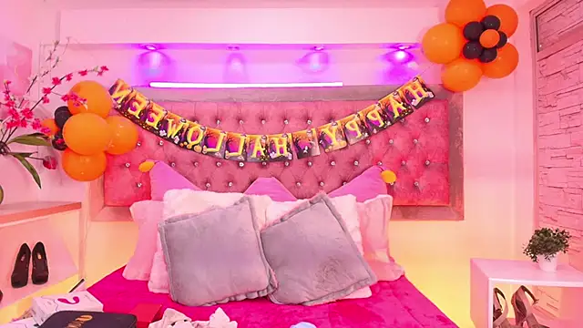 Tayzon Foxxx online show from October 2025 12:47:02 PM