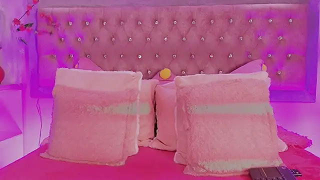 Tayzon Foxxx online show from November 2025 12:42:02 PM