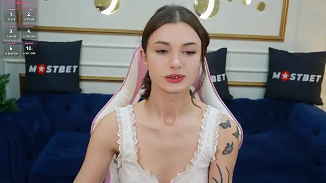 Britney054 online show from December 2024 07:32:02 PM