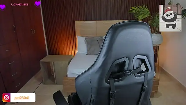 Snapshot of nicky_peyton chatting on December 2024 05:56:02 AM nicky peyton online show from December 2024 05:56:02 AM