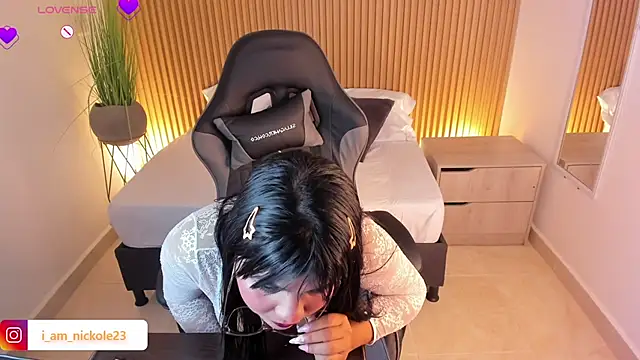 Snapshot of nicky_peyton chatting on February 2025 03:23:02 AM nicky peyton online show from February 2025 03:23:02 AM