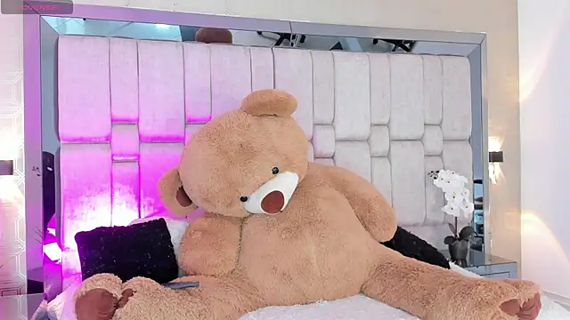 Snapshot of Marilyn-Cooper chatting on January 2025 04:15:02 AM Marilyn-Cooper online show from January 2025 04:15:02 AM