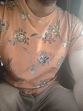 Snapshot of hairy_gun chatting on November 2025 05:28:02 AM hairy gun online show from November 2025 05:28:02 AM