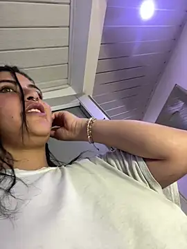  luna torres online show from March 2026 12:34:01 PM