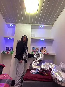  luna torres online show from March 2026 01:44:01 PM