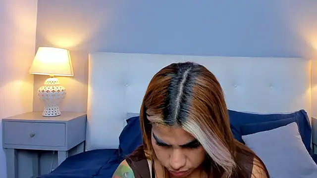 SaraaJhonsonn online show from November 2025 05:48:02 PM