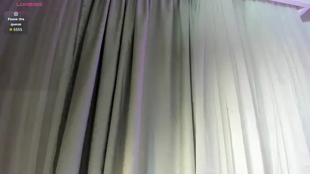 SaraaJhonsonn online show from February 2026 01:34:01 PM