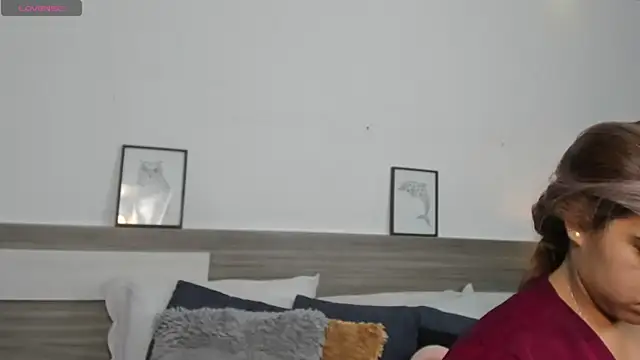 SaraaJhonsonn online show from April 2026 01:53:02 PM