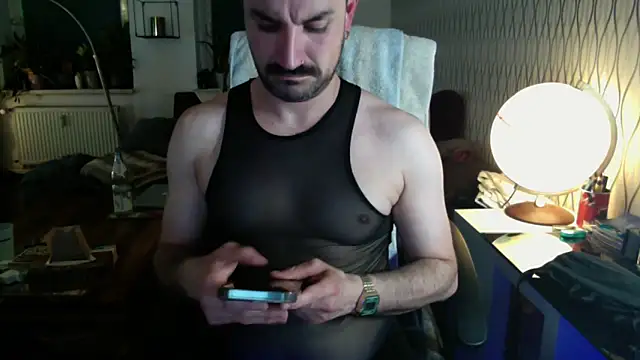 Snapshot of tomz0819 chatting on June 2026 08:40:01 PM tomz0819 online show from June 2026 08:40:01 PM