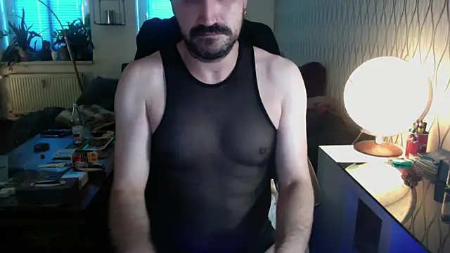 Snapshot of tomz0819 chatting on June 2026 04:17:01 AM tomz0819 online show from June 2026 04:17:01 AM