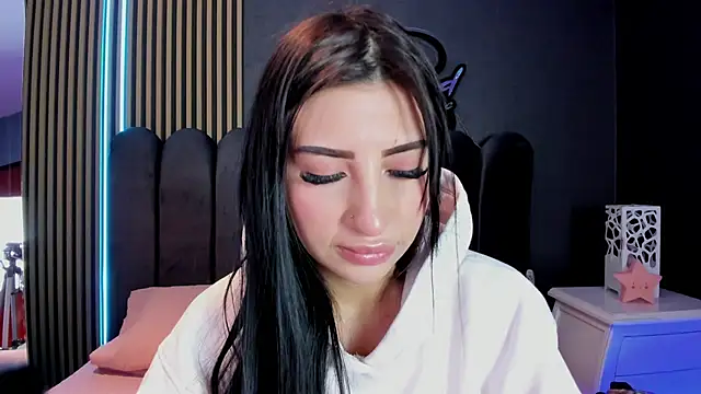 Snapshot of Nicolette_ks_ chatting on June 2026 05:43:01 AM Nicolette ks online show from June 2026 05:43:01 AM