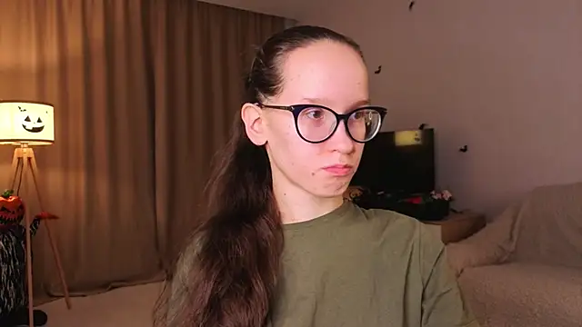 BettyBrowni online show from November 2025 04:17:01 PM