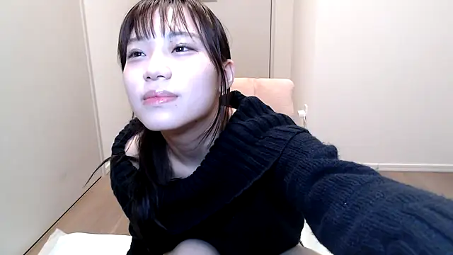 Snapshot of Riri__oo chatting on December 2024 02:32:01 PM Riri oo online show from December 2024 02:32:01 PM