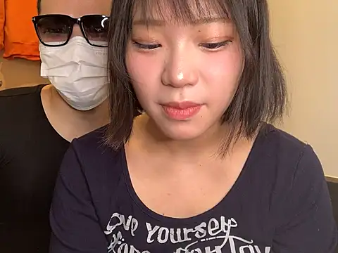 Snapshot of Riri__oo chatting on March 2025 10:37:02 AM Riri oo online show from March 2025 10:37:02 AM