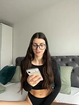 Snapshot of Wildberry_ chatting on April 2026 07:02:01 AM Wildberry online show from April 2026 07:02:01 AM