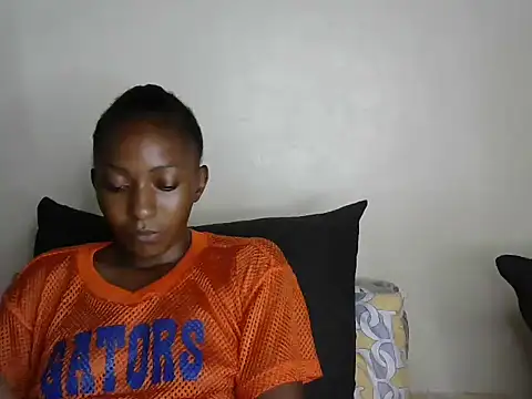 Snapshot of pretty_africanah chatting on January 2025 06:45:02 PM pretty africanah online show from January 2025 06:45:02 PM