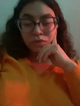 Lucrecia 33 online show from February 2026 06:23:01 AM