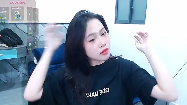 Lin SiYee online show from October 2025 12:17:02 PM