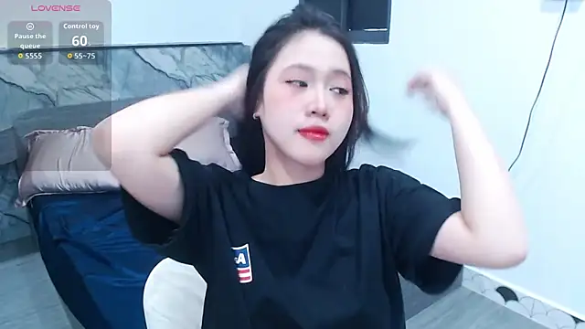 Lin SiYee online show from November 2025 09:19:02 AM