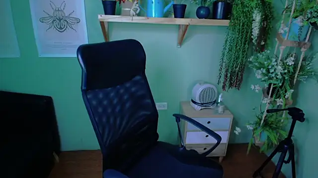 Fernanda   online show from October 2025 04:08:02 PM