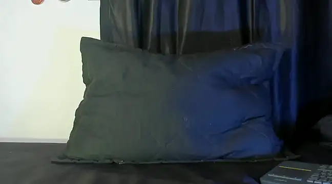 Snapshot of zyongracia chatting on December 2024 12:22:01 PM zyongracia online show from December 2024 12:22:01 PM