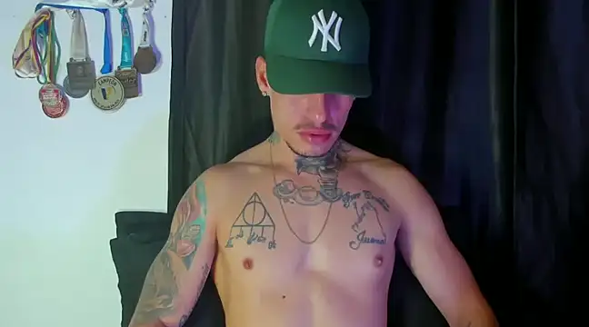 Snapshot of zyongracia chatting on January 2025 02:19:01 PM zyongracia online show from January 2025 02:19:01 PM