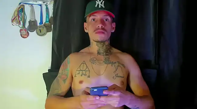 Snapshot of zyongracia chatting on January 2025 12:27:01 AM zyongracia online show from January 2025 12:27:01 AM