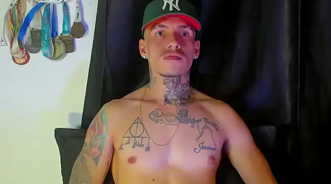 Snapshot of zyongracia chatting on January 2025 11:05:02 PM zyongracia online show from January 2025 11:05:02 PM