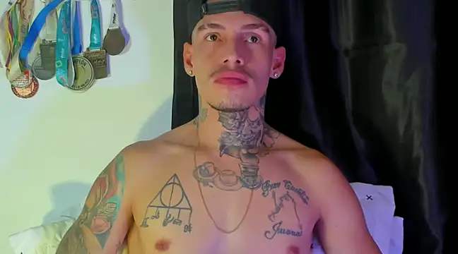 Snapshot of zyongracia chatting on January 2025 11:19:01 PM zyongracia online show from January 2025 11:19:01 PM