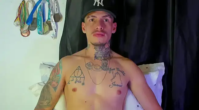 Snapshot of zyongracia chatting on January 2025 09:32:02 PM zyongracia online show from January 2025 09:32:02 PM