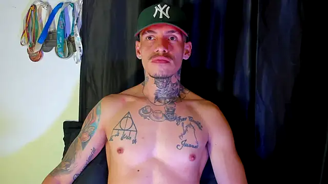 Snapshot of zyongracia chatting on January 2025 11:20:01 AM zyongracia online show from January 2025 11:20:01 AM