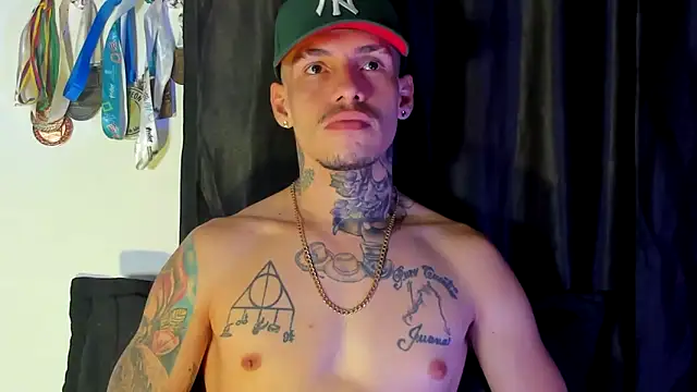 Snapshot of zyongracia chatting on February 2025 05:26:02 PM zyongracia online show from February 2025 05:26:02 PM