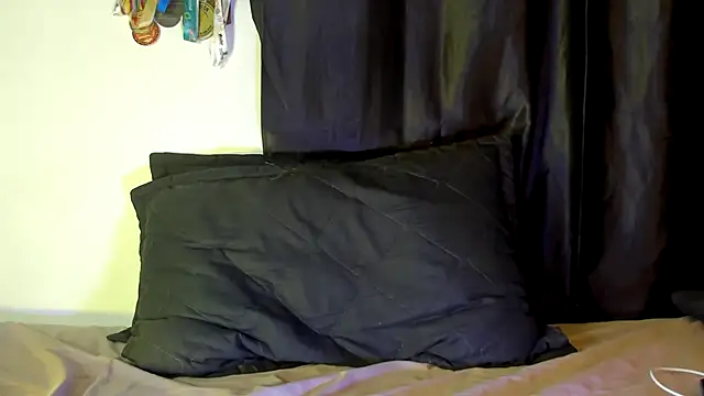 Snapshot of zyongracia chatting on February 2025 08:00:01 PM zyongracia online show from February 2025 08:00:01 PM