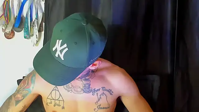 Snapshot of zyongracia chatting on February 2025 01:27:01 PM zyongracia online show from February 2025 01:27:01 PM