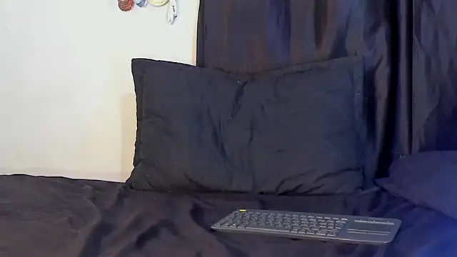 Snapshot of zyongracia chatting on February 2025 02:25:01 PM zyongracia online show from February 2025 02:25:01 PM