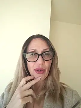 Snapshot of JasmineNoir2 chatting on February 2026 01:18:02 PM JasmineNoir2 online show from February 2026 01:18:02 PM