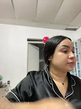 Pretty Isadora online show from March 2025 01:24:02 AM