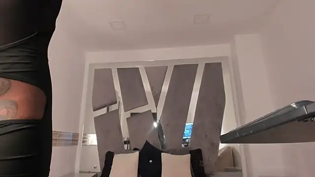 Vero Lodge online show from January 2026 02:00:01 PM