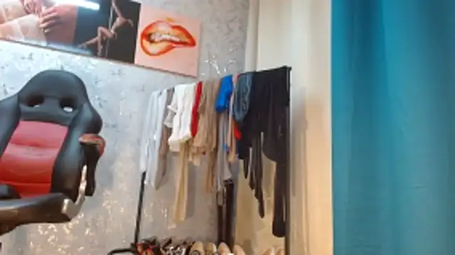 Samantabrown  online show from February 2026 11:18:01 AM