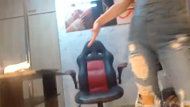 Samantabrown  online show from April 2026 11:21:01 AM